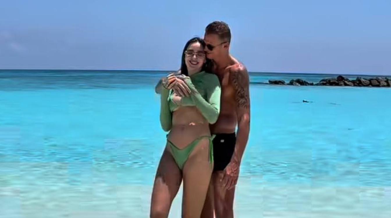 Тарасов и Костенко сыграли свадьбу на Мальдивах