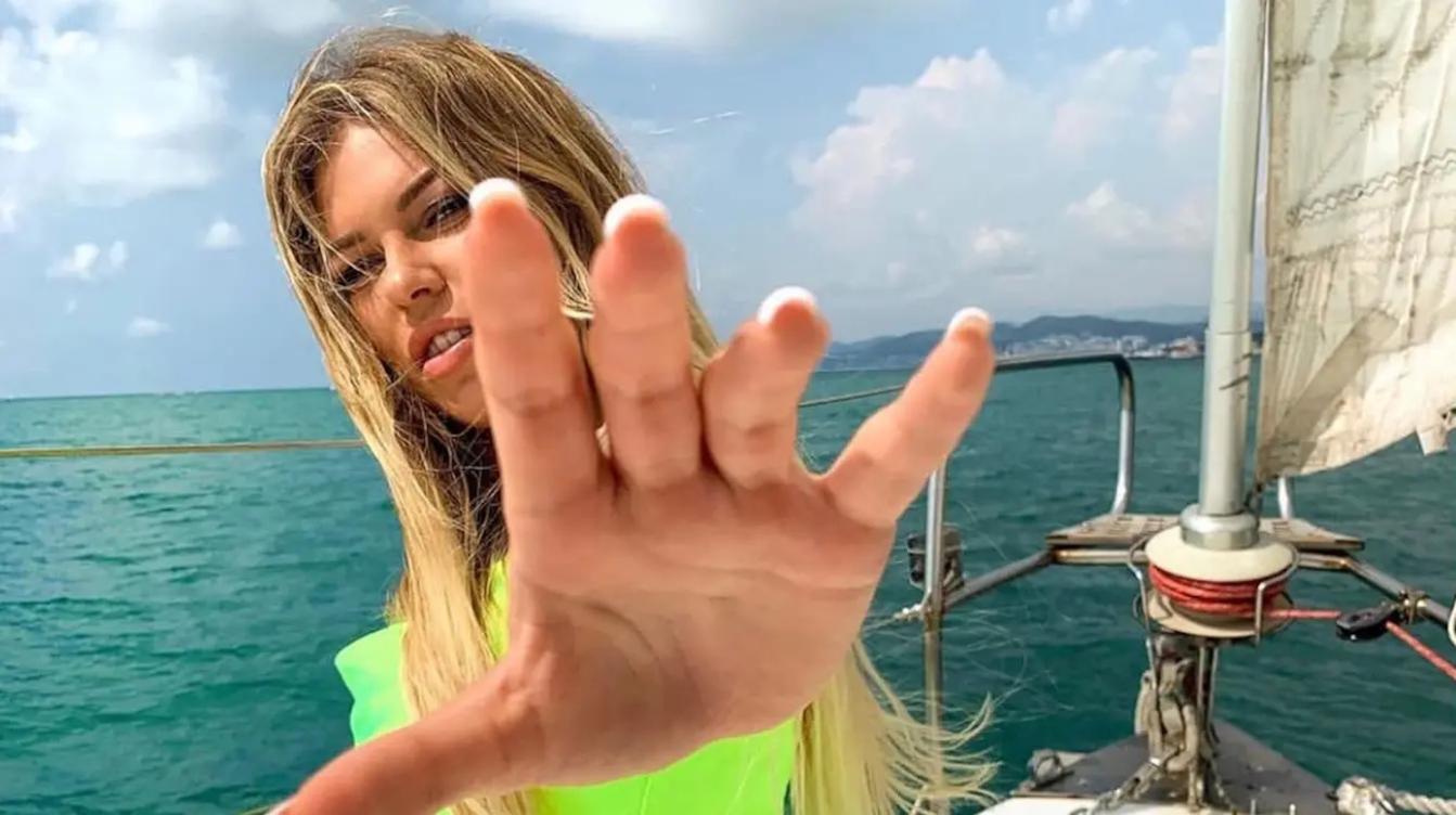 Дакота оборвала все контакты с бывшим мужем