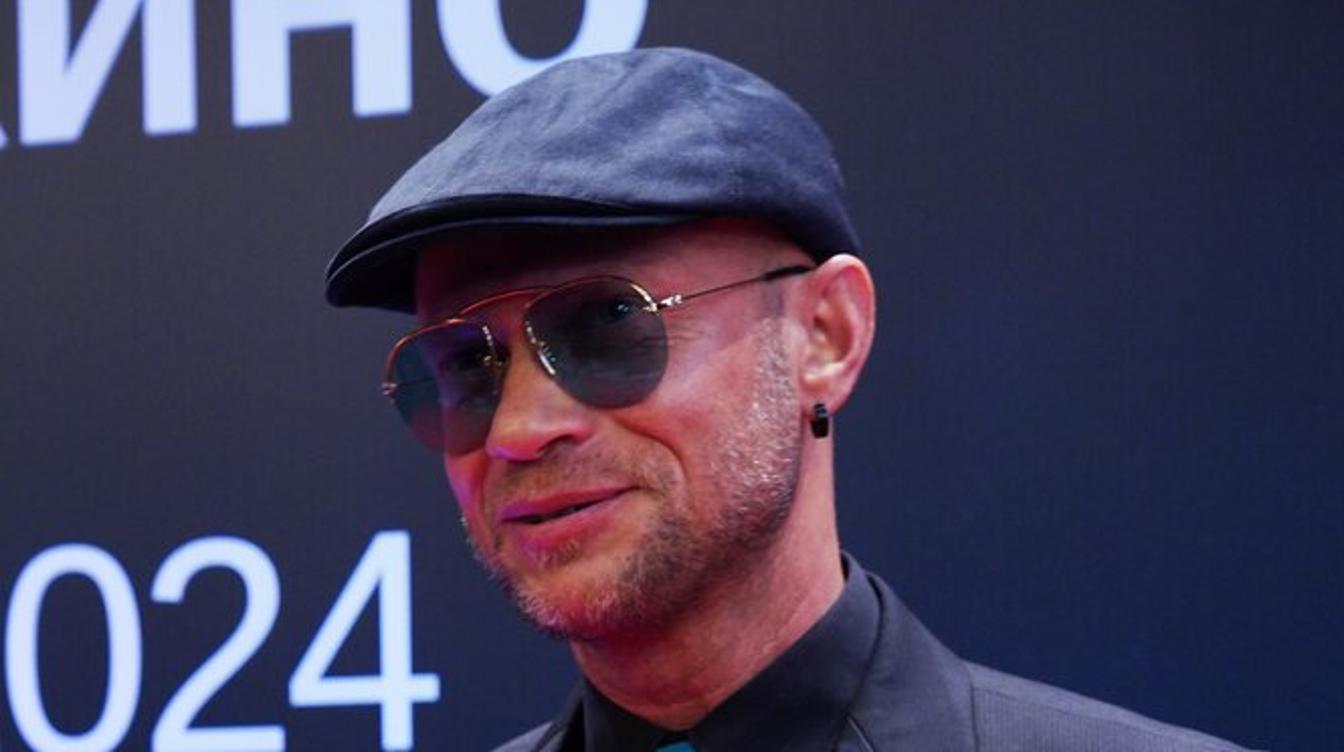 В духоте развезло: почему Хрусталев устроил пьяный дебош в самолете